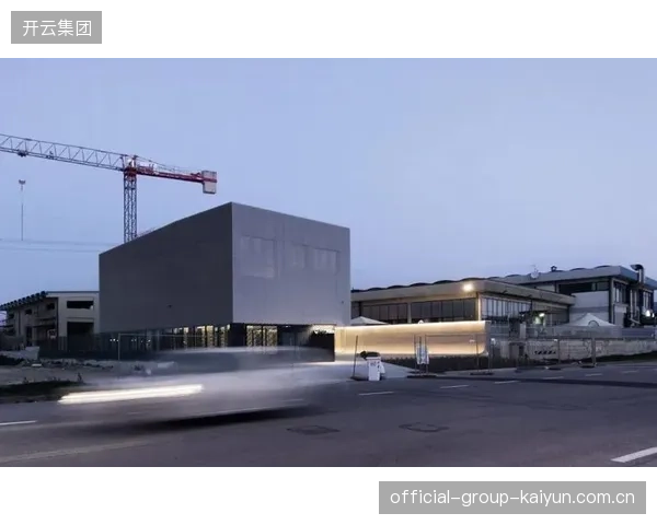 佛罗伦萨连环推进挤压中后段空间：以空间叙事驱动现代品牌体验